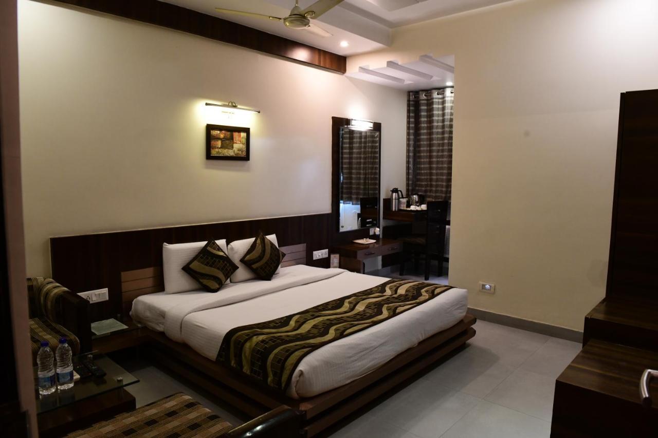 Hotel Ravisha Continental Prayagraj Exterior photo
